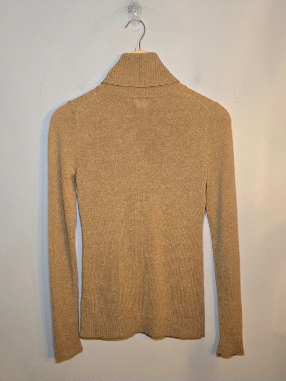 💕 J.Crew 100% Cashmere Turtleneck Sweater Camel Lightweight Knit XS - Picture 5 of 9
